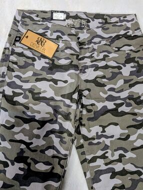 Rock&Republic Denim Camo Pull-On Leggings "The Slimming Denim Cure" - 14M - CB